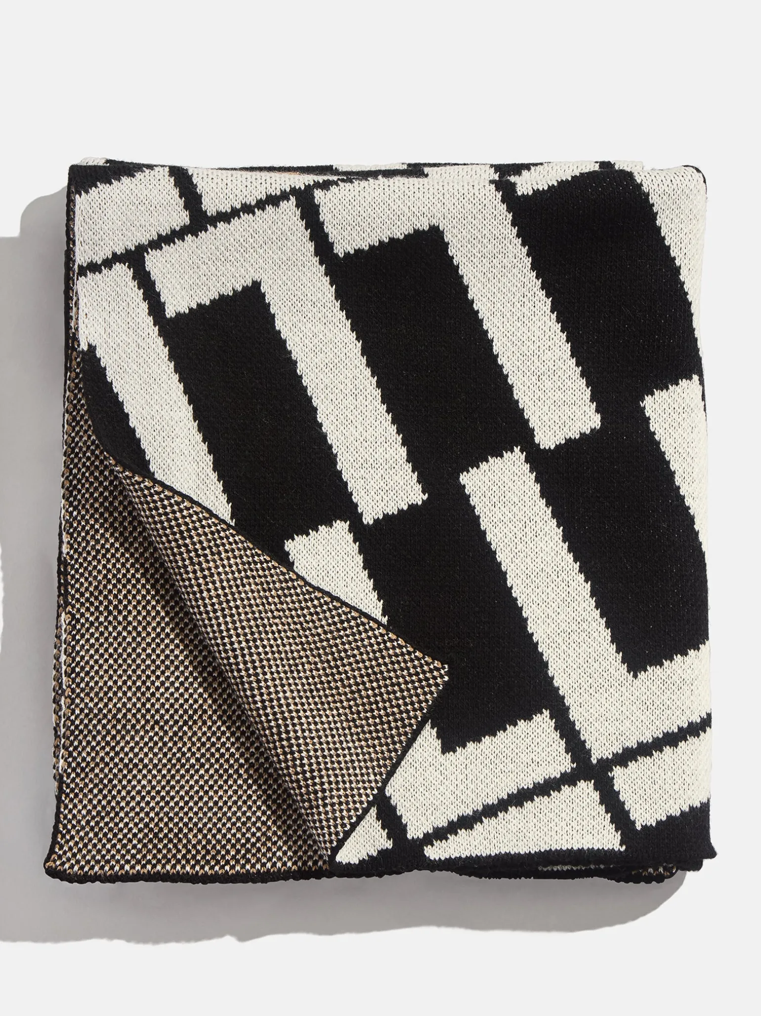 On A Loop Custom Blanket - Black/White