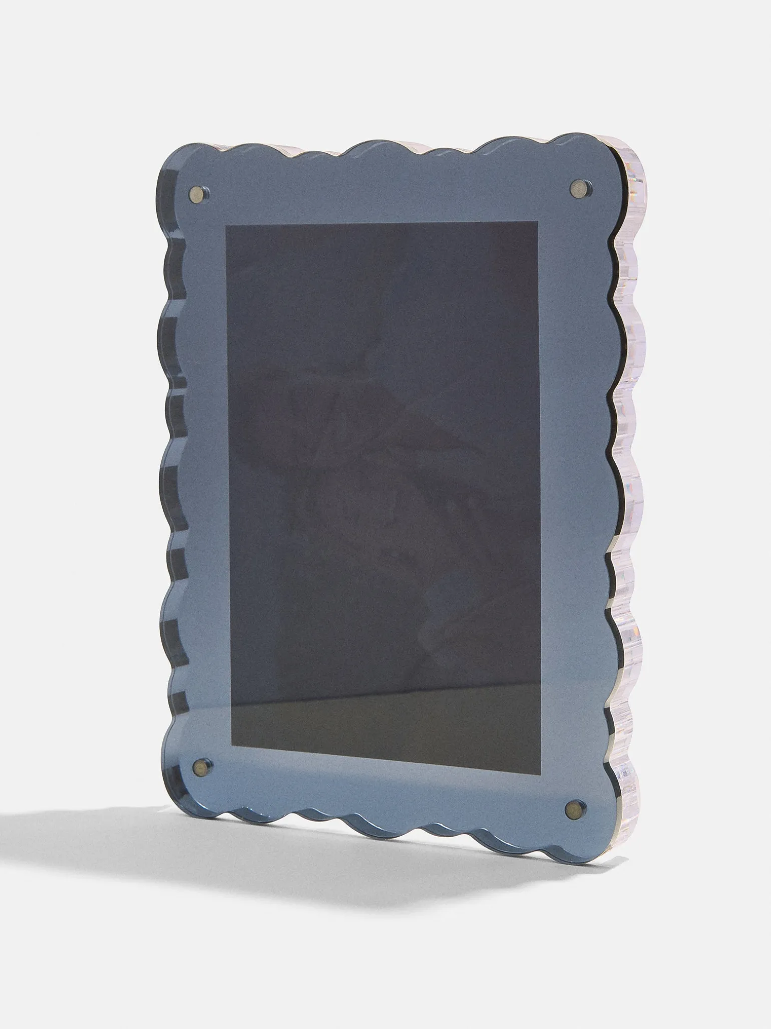Picture Perfect Vertical Acrylic Frame - Scalloped Shape